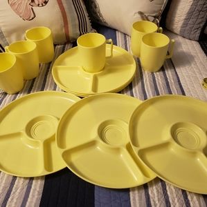 Vintage Hawkeye Picnicware